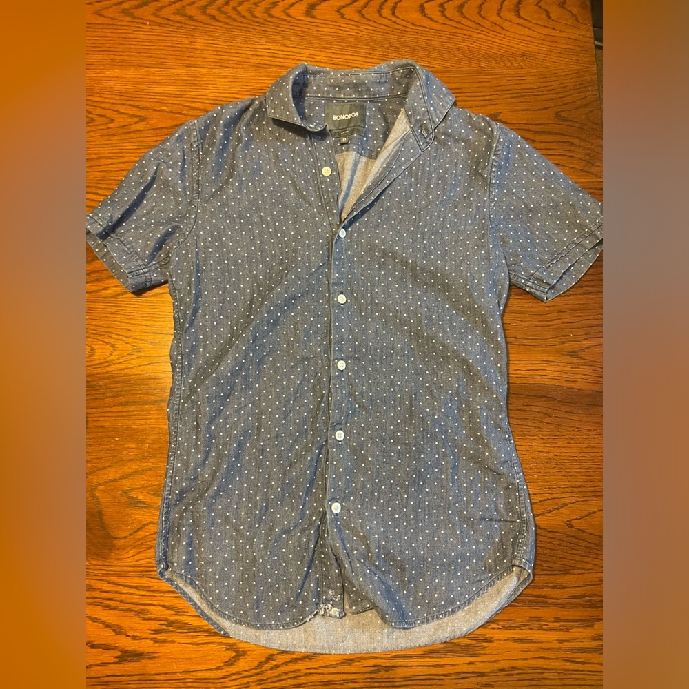 BONOBOS- men’s slim fit blue & white polkadot short sleeve button down
